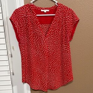 🥳 7/$10!! Women’s Blouse / Red and White Patterned Size MD